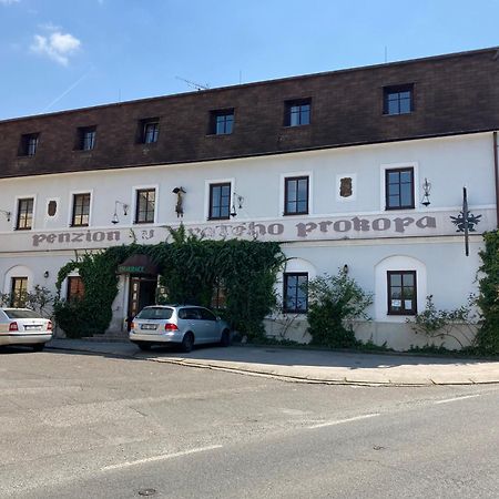 Penzion U Svateho Prokopa Středokluky エクステリア 写真