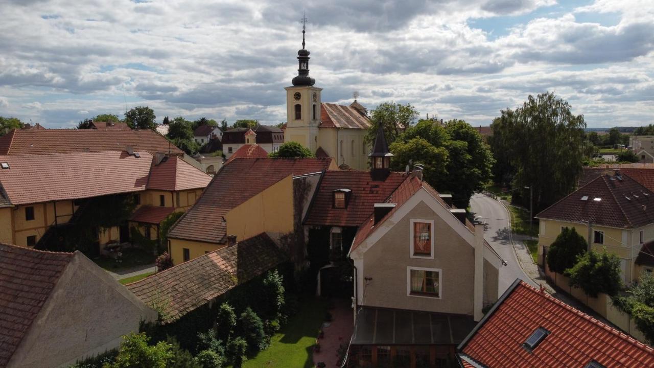 Penzion U Svateho Prokopa Středokluky エクステリア 写真