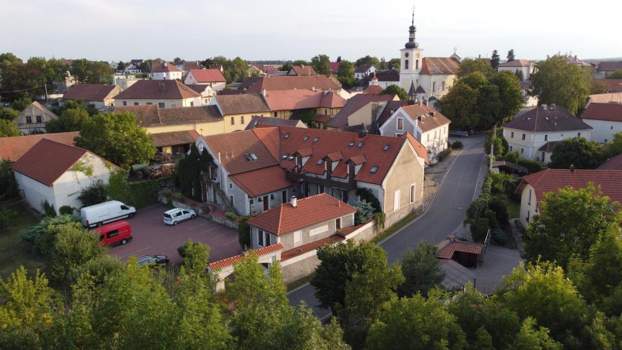 Penzion U Svateho Prokopa Středokluky エクステリア 写真